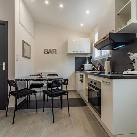 La Serenade - Appartements Confort Avec Terrasse Монтрёй Экстерьер фото