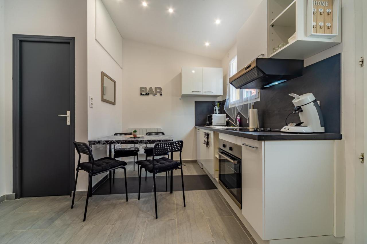 La Serenade - Appartements Confort Avec Terrasse Монтрёй Экстерьер фото