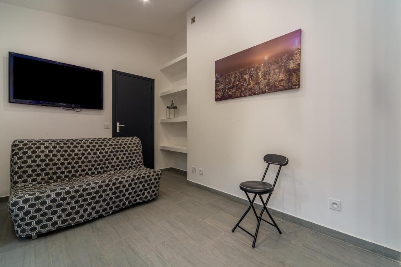 La Serenade - Appartements Confort Avec Terrasse Монтрёй Экстерьер фото